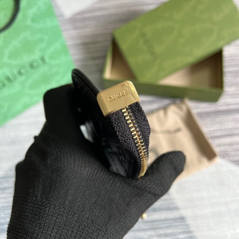 Gucci Signature Key Case Black For Women 4.7in/12cm 447964 CWC1G 1000