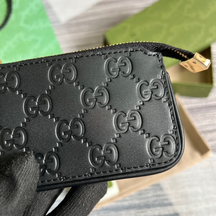 Gucci Signature Key Case Black For Women 4.7in/12cm 447964 CWC1G 1000