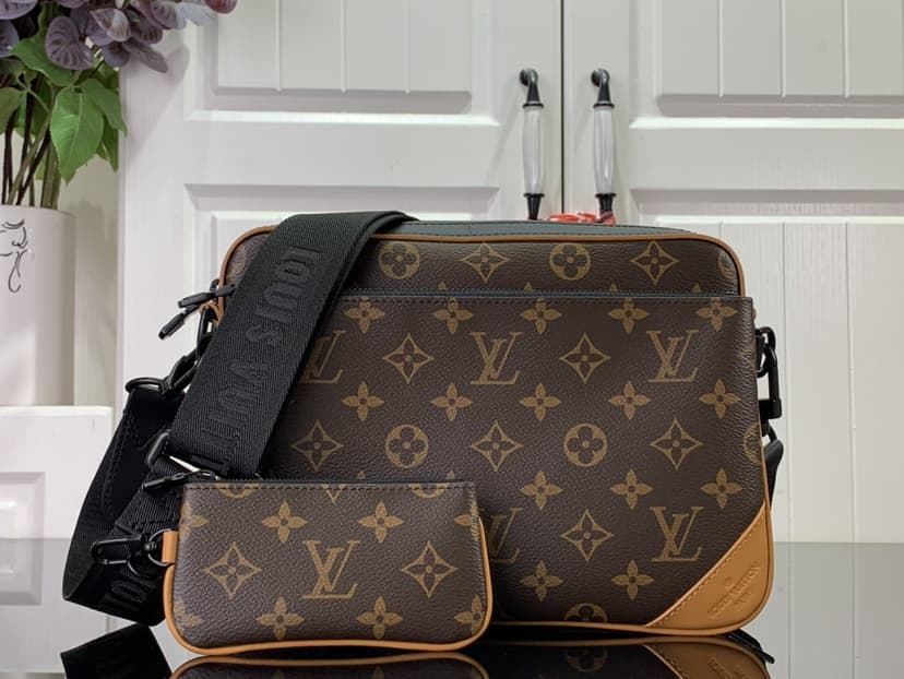 Louis Vuitton Trio Messenger Bag Brown For Men 25cm/ 9.8 in M46694