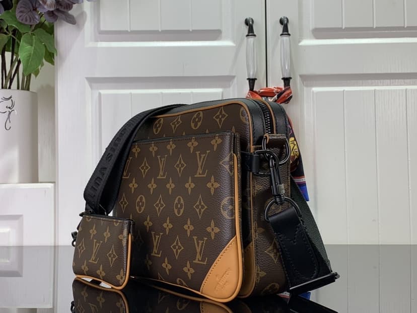 Louis Vuitton Trio Messenger Bag Brown For Men 25cm/ 9.8 in M46694