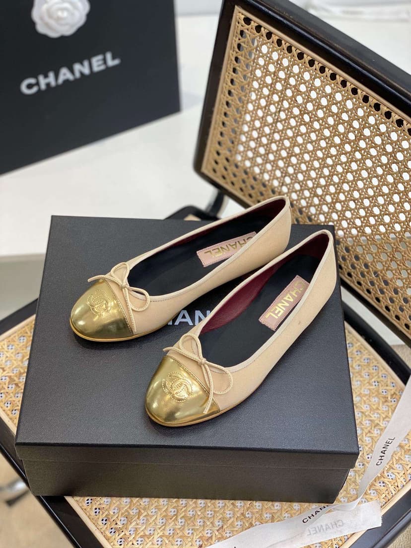 Chanel Ballet Flats Gold  For Women