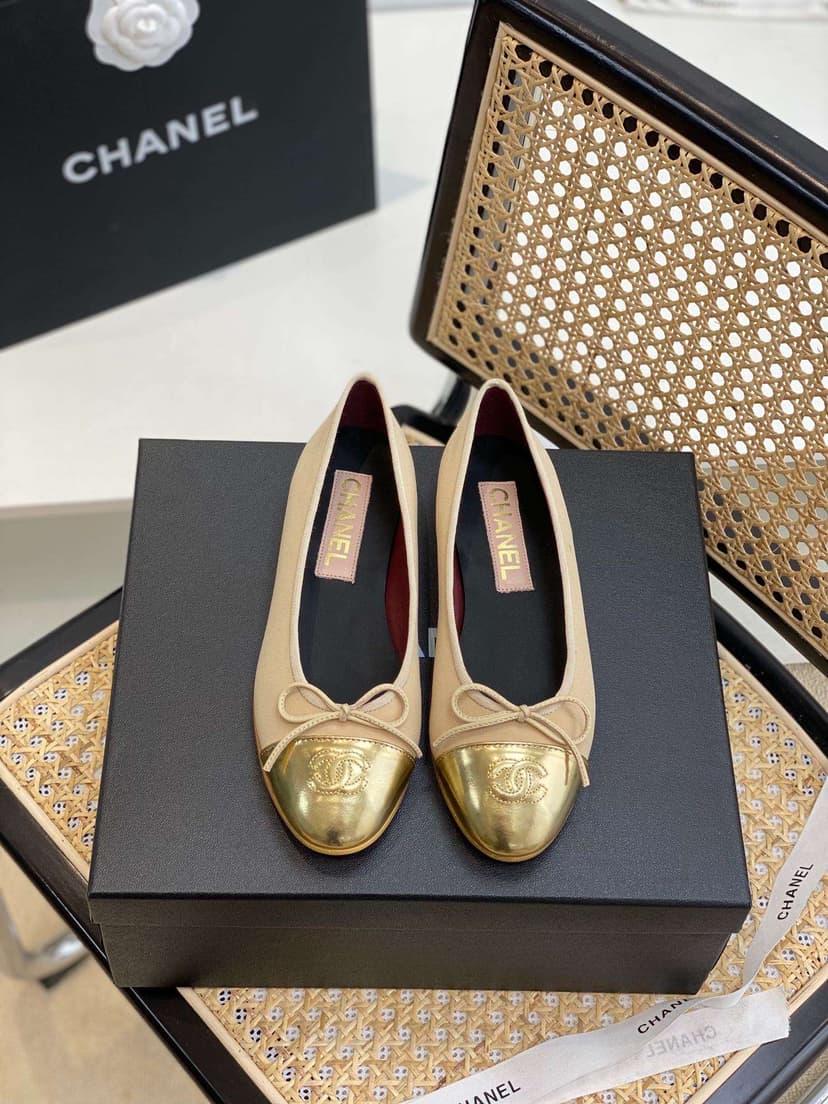 Chanel Ballet Flats Gold  For Women