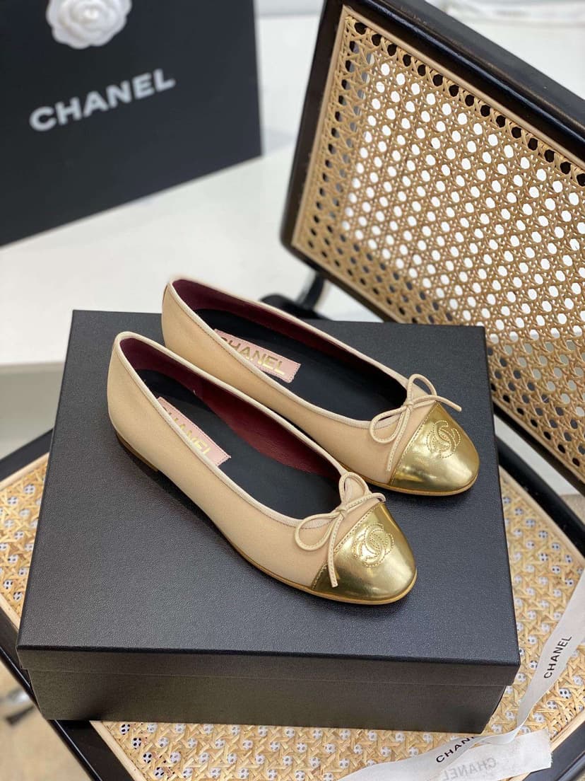 Chanel Ballet Flats Gold  For Women