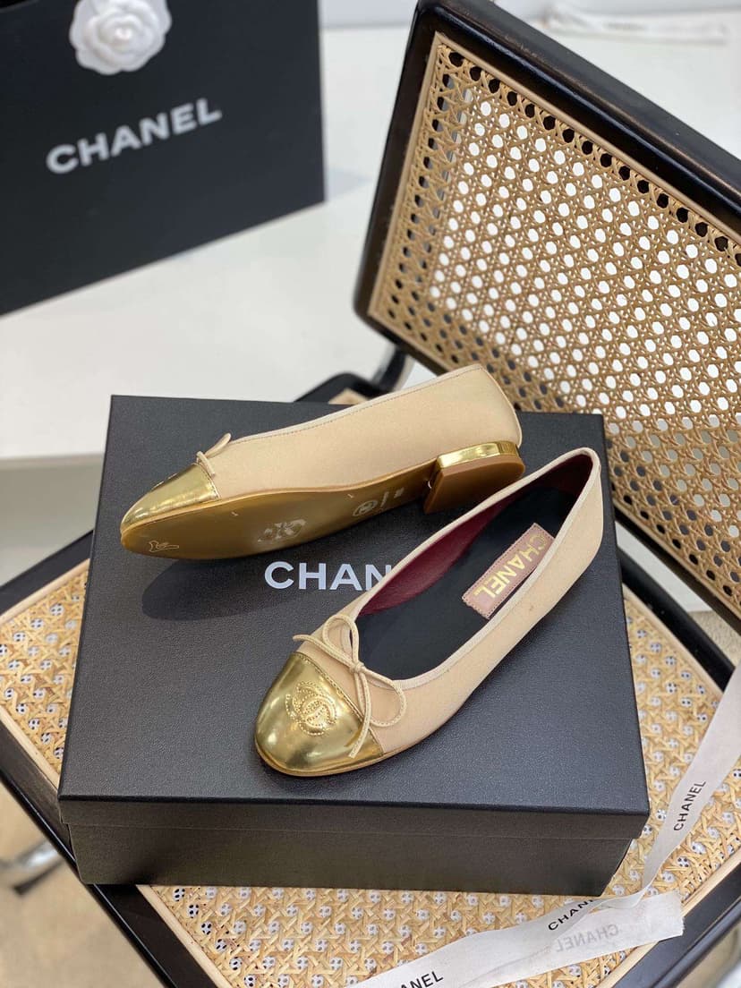 Chanel Ballet Flats Gold  For Women