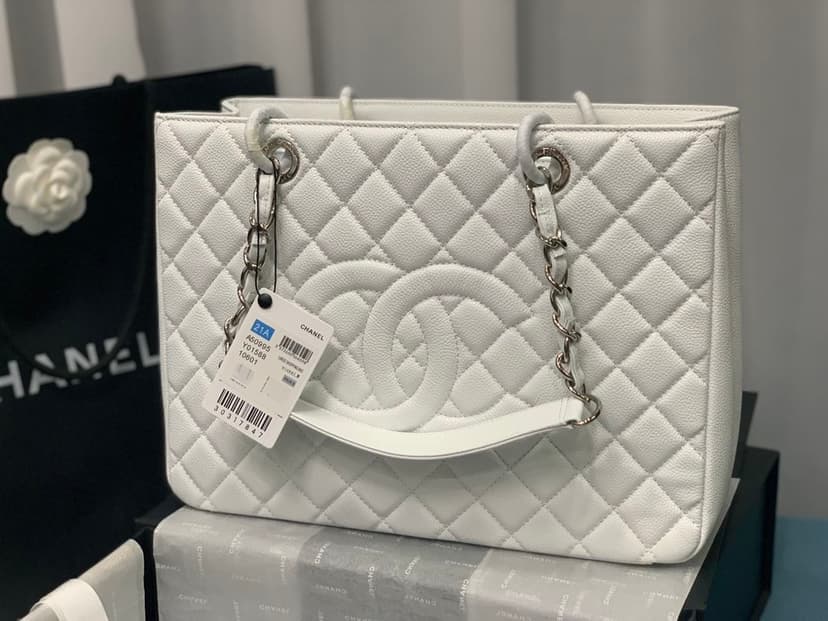 Chanel Chain Tote Shoulder Bag White For Women 13in / 33cm A50995