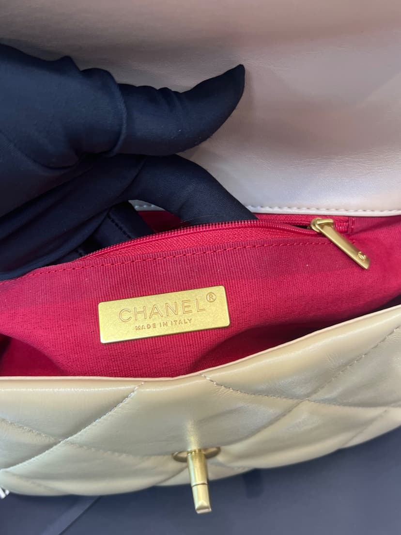 Chanel 19 Flap Bag Beige For Women 10.1in/26cm