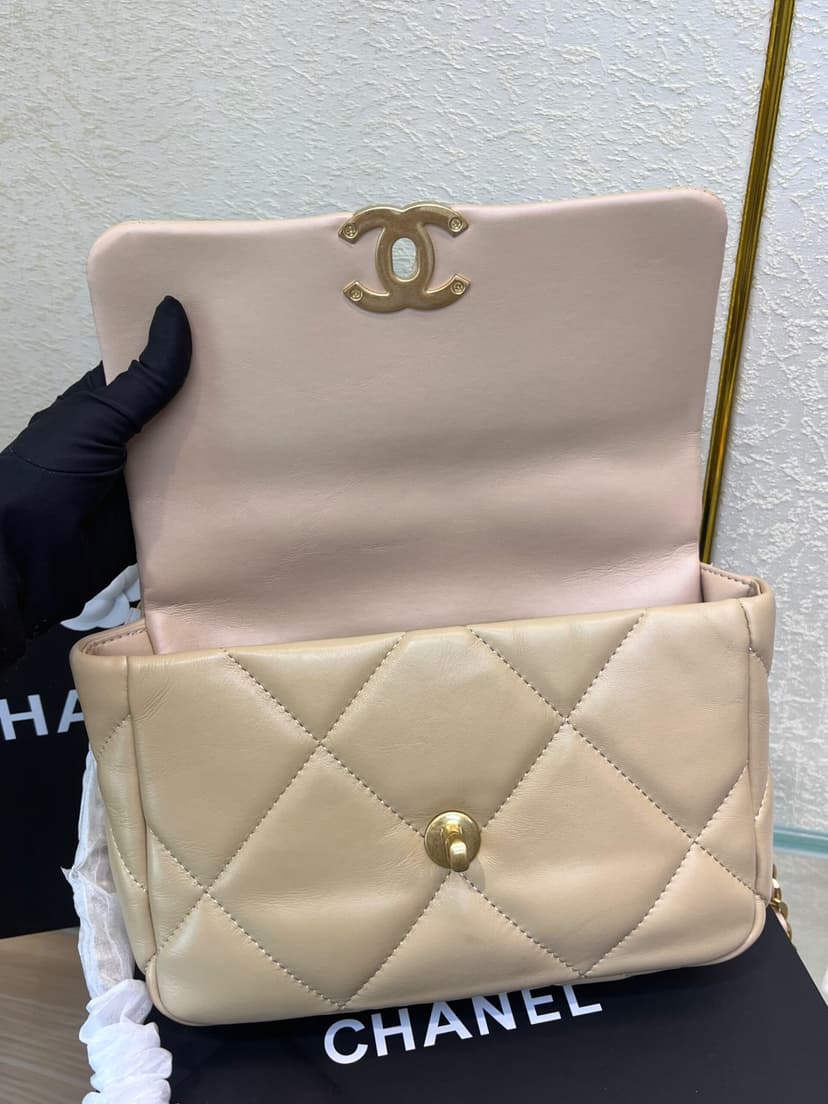 Chanel 19 Flap Bag Beige For Women 10.1in/26cm