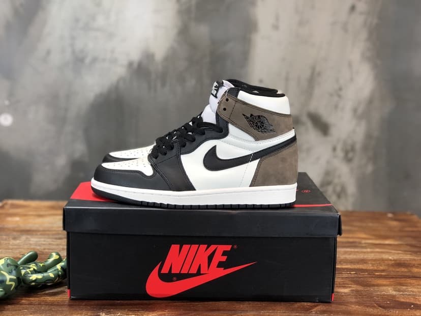 Travis Scott x Nike Air Jordan 1 Retro High OG ‘Mocha’ and Black Sneaker For Women, Women's Shoes