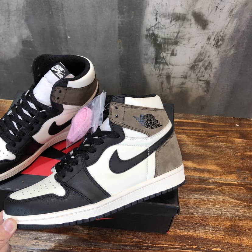 Travis Scott x Nike Air Jordan 1 Retro High OG ‘Mocha’ and Black Sneaker For Women, Women's Shoes