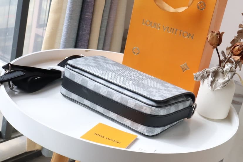 Louis Vuitton Studio Messenger Damier Graphite Plaster For Men, Men's Bags, Shoulder And Crossbody Bags 9.3in/25.3cm LV N50014