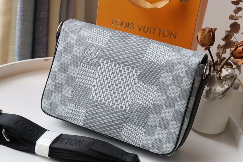 Louis Vuitton Studio Messenger Damier Graphite Plaster For Men, Men's Bags, Shoulder And Crossbody Bags 9.3in/25.3cm LV N50014