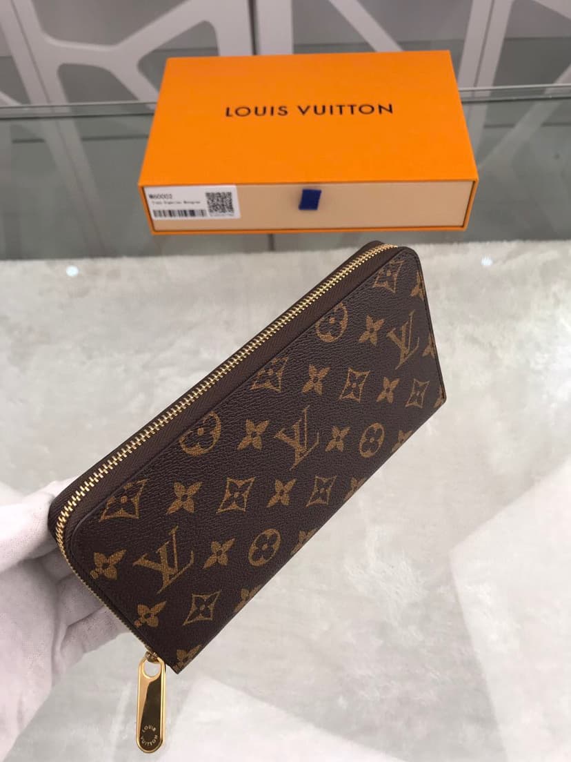 Louis Vuitton Zippy Wallet Monogram Canvas For Women, Women's Wallet 4.1in/10.5cm LV M42616