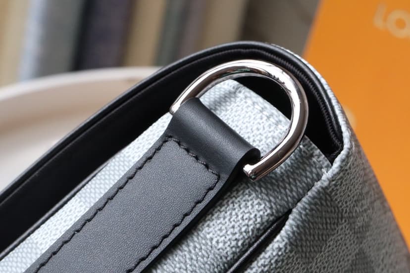 Louis Vuitton Studio Messenger Damier Graphite Plaster For Men, Men's Bags, Shoulder And Crossbody Bags 9.3in/25.3cm LV N50014