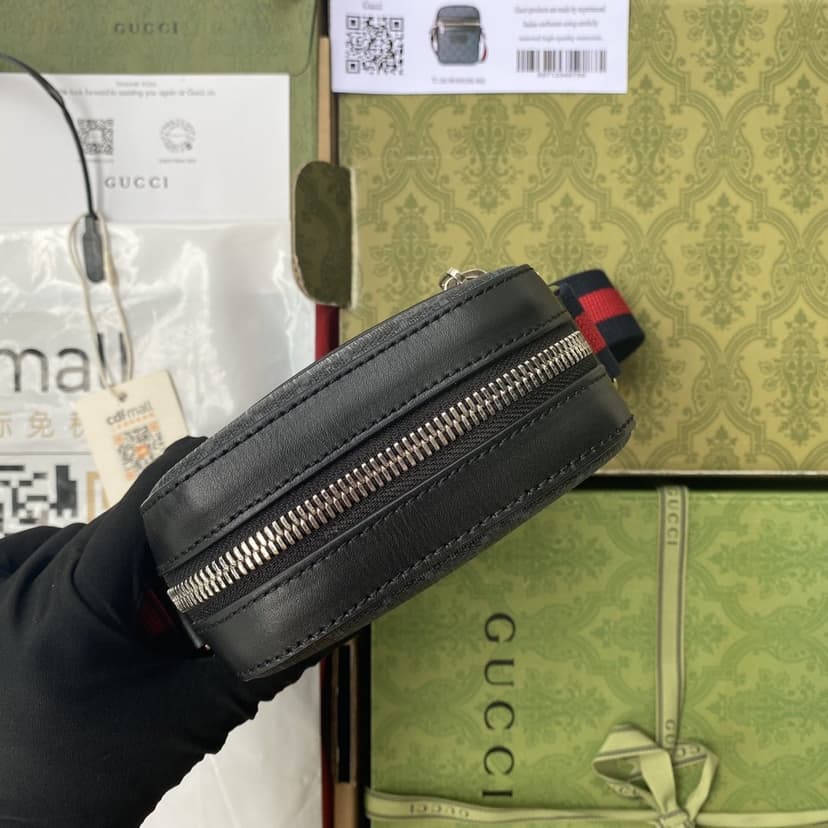 Gucci GG Messenger Bag Black/Grey GG Supreme Canvas A Material With Low Environmental Impact With Black For Men 7in/18cm GG ?682357 K5RLN 1095