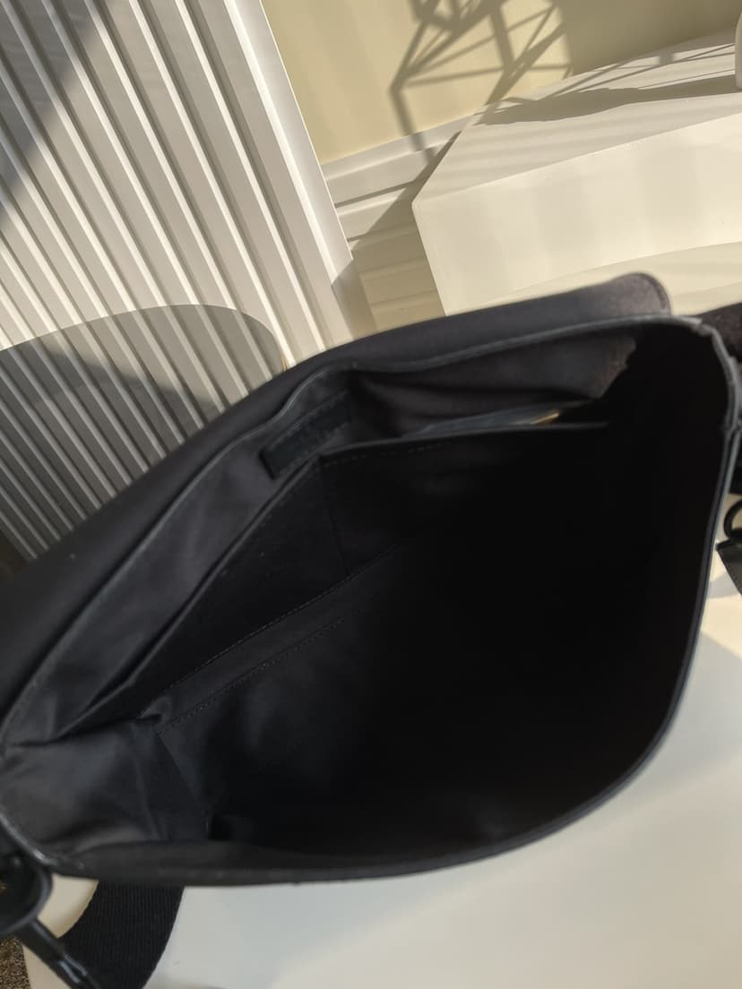 Louis Vuitton Messenger Grain Black For Men, Men's Bags, Shoulder And Crossbody Bags 11in/28cm LV M57080