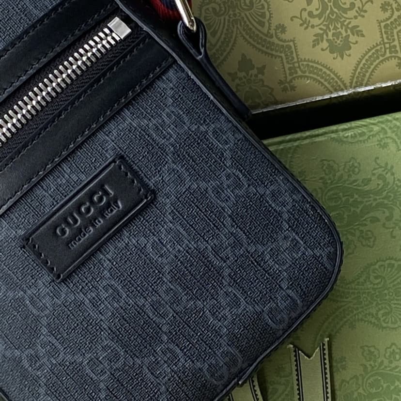 Gucci GG Messenger Bag Black/Grey GG Supreme Canvas A Material With Low Environmental Impact With Black For Men 7in/18cm GG ?682357 K5RLN 1095