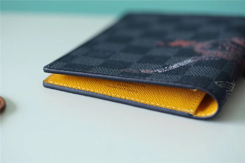 Louis Vuitton Passport Cover Damier Graphite Canvas For Men, Men's Wallet 5.5in/14cm LV N64604