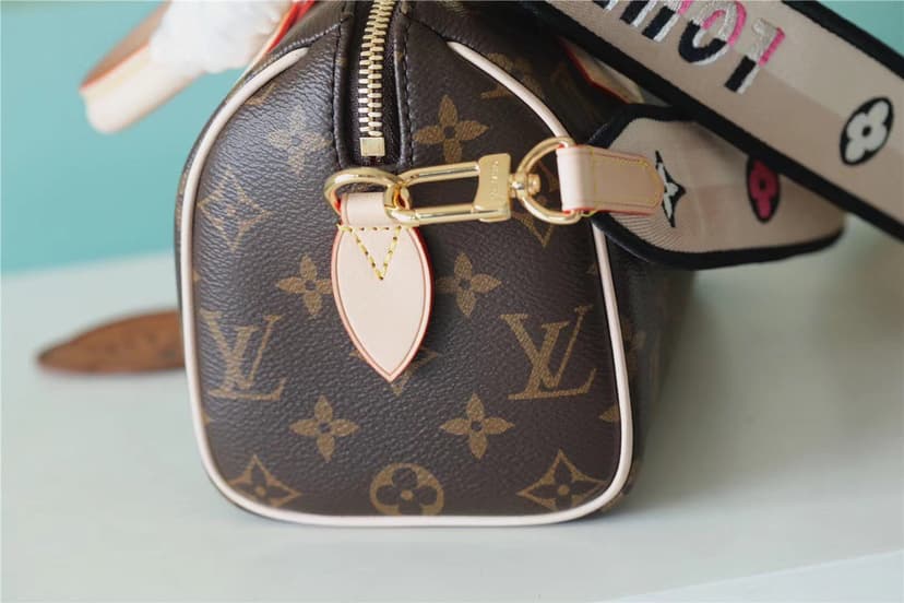 Louis Vuitton Speedy Bandouliere 20 Monogram Canvas Black For Women, Women's Handbags, Shoulder And Crossbody Bags 20cm/7.9in LV M46234