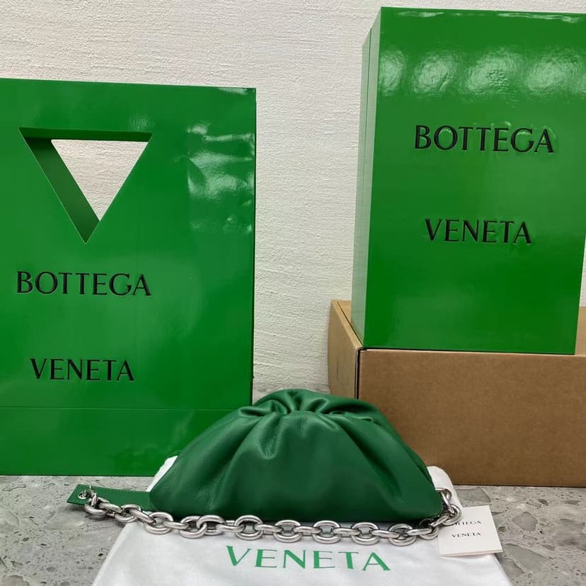 Bottega Veneta Chain Pouch Green, For Women, Women?s Bags 12.2in/31cm