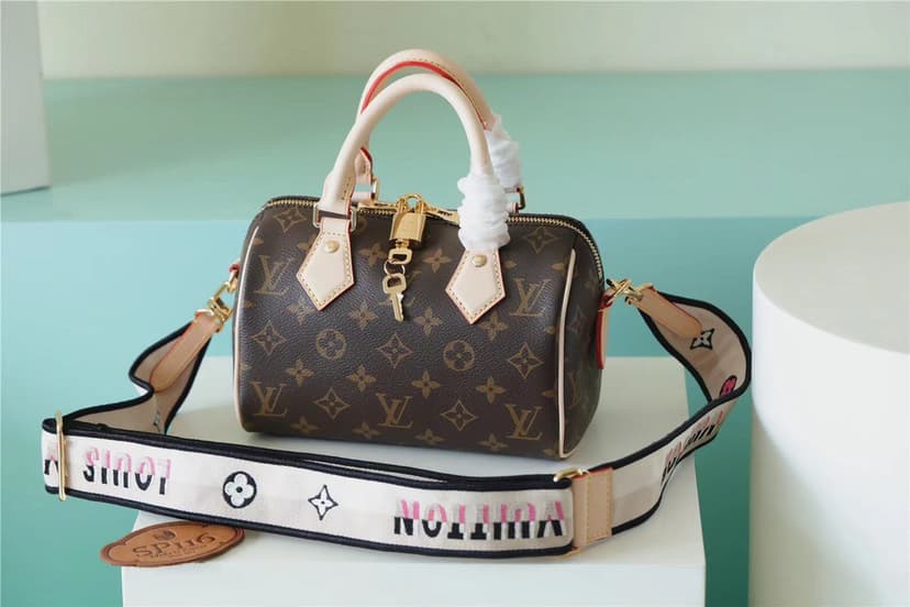 Louis Vuitton Speedy Bandouliere 20 Monogram Canvas Black For Women, Women's Handbags, Shoulder And Crossbody Bags 20cm/7.9in LV M46234