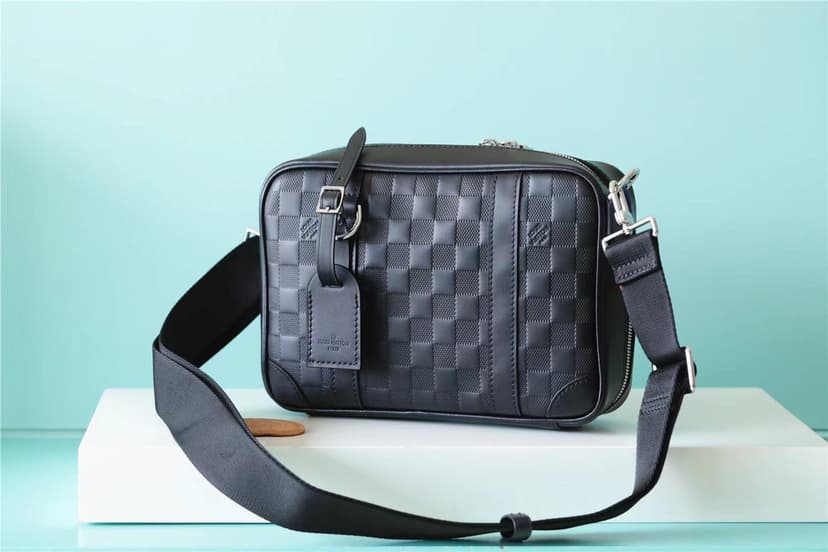 Louis Vuitton Sirius Messenger Damier Infini Onyx For Men, Men's Bags, Shoulder And Crossbody Bags 10.6in/27cm LV N45286