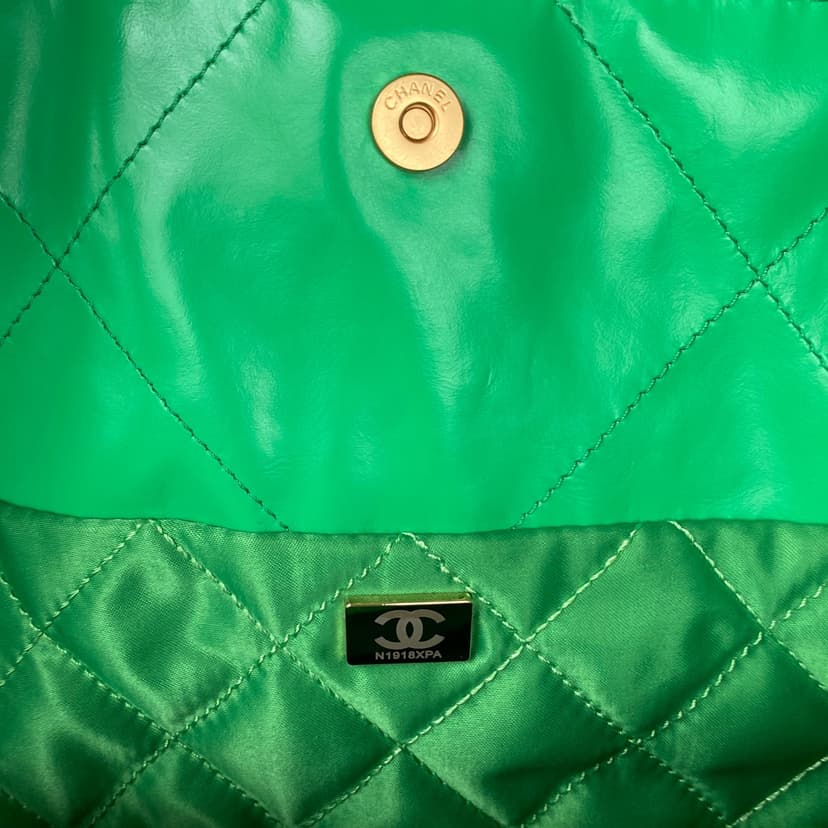Chanel 22 Handbag Gold Hardware Shiny Green For Women, Women's Handbags, Shoulder Bags 16.5in/38cm AS3261