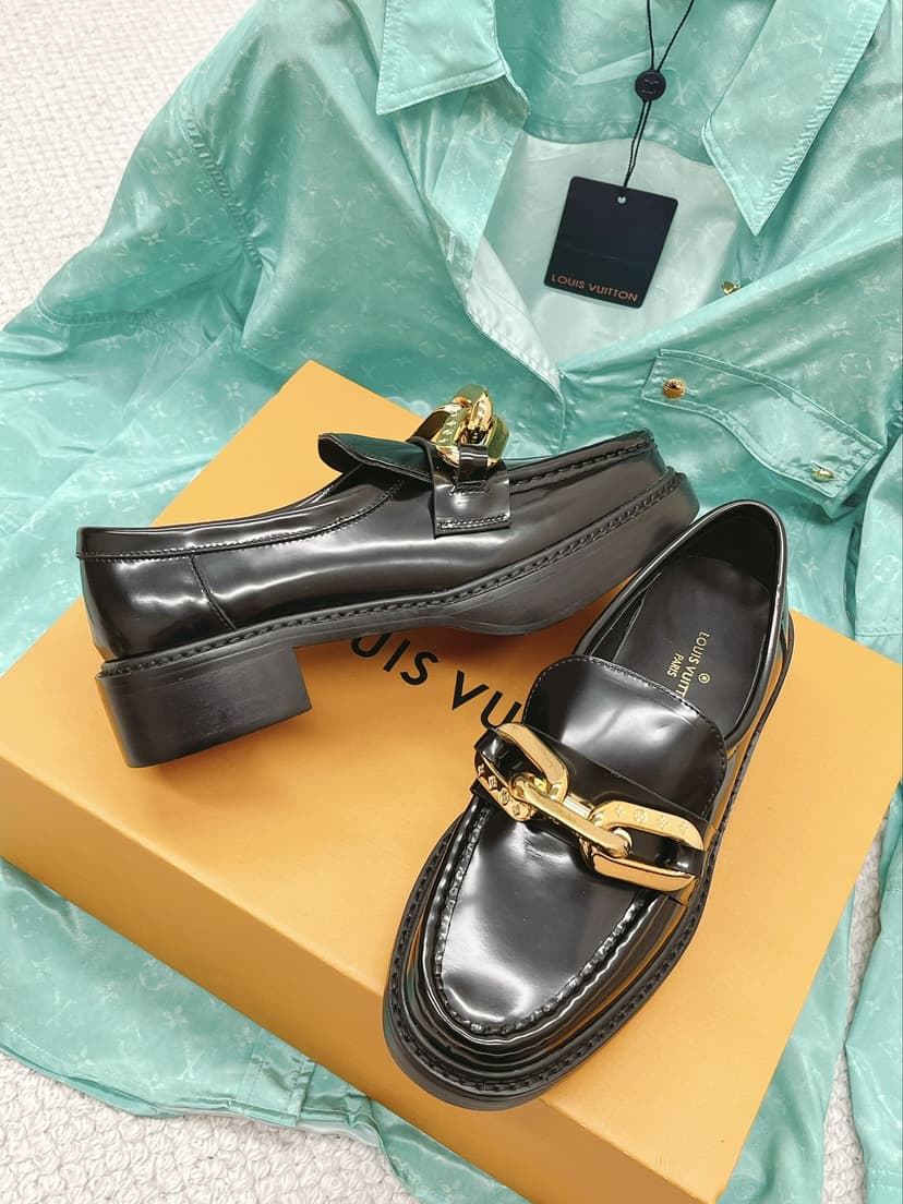 Louis Vuitton Women's Academy Loafer Black For Women LV