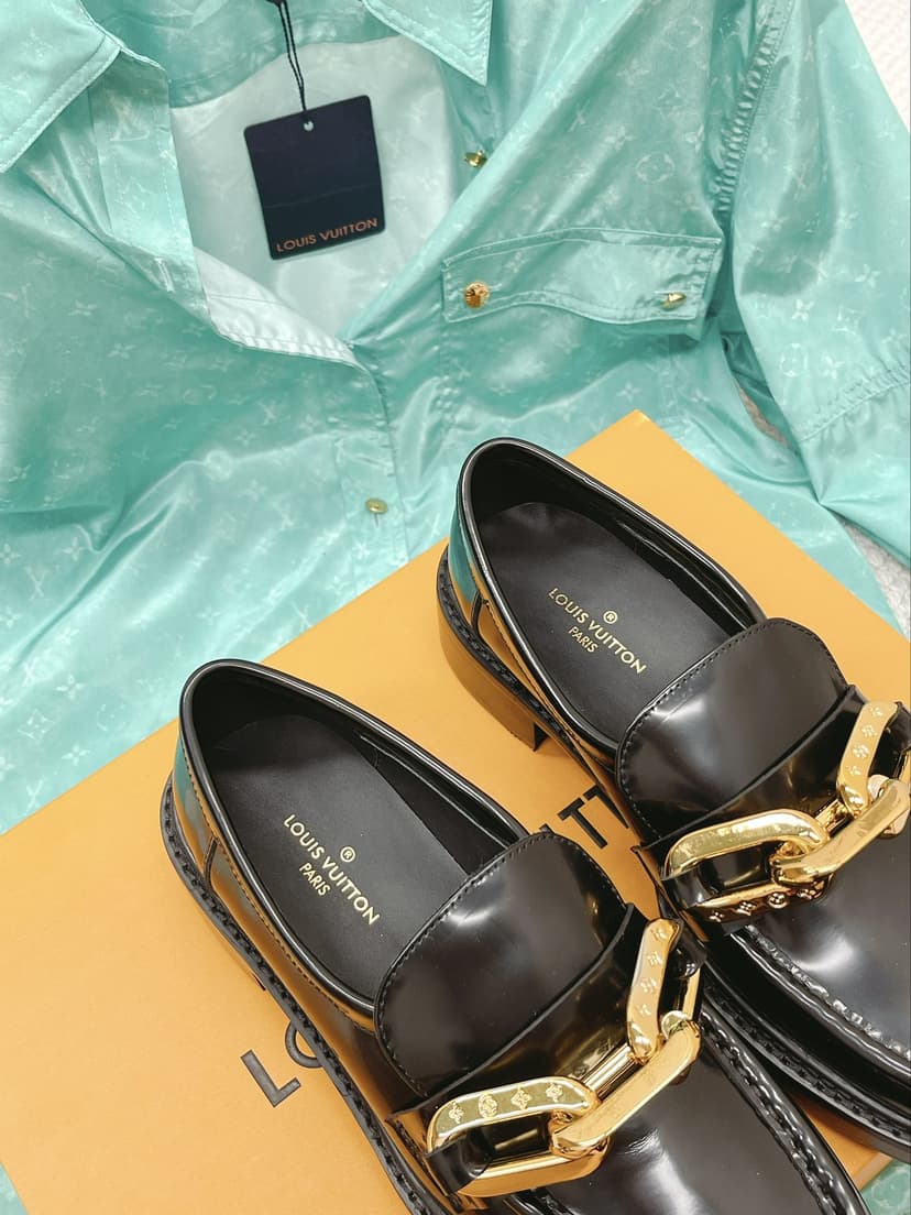 Louis Vuitton Women's Academy Loafer Black For Women LV