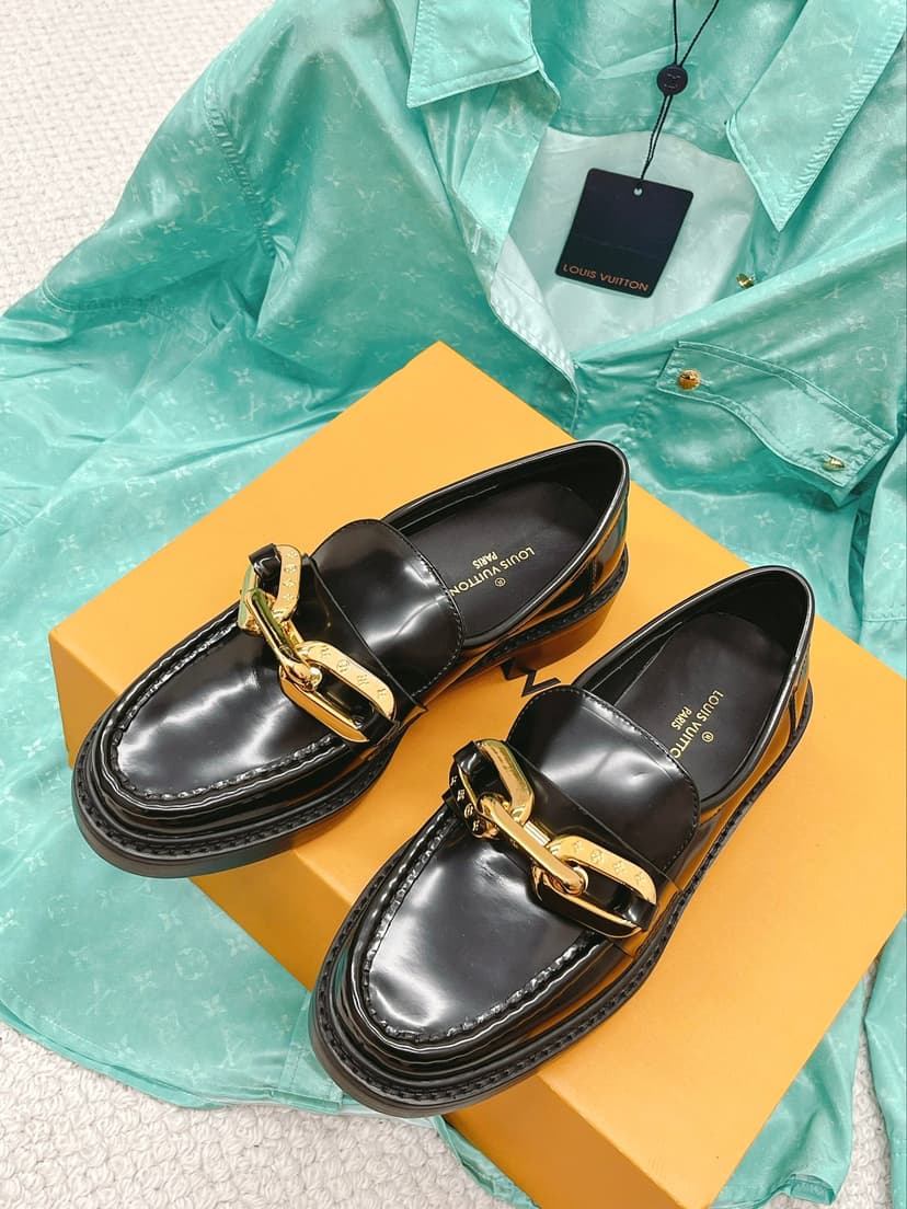 Louis Vuitton Women's Academy Loafer Black For Women LV