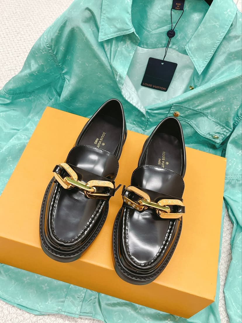 Louis Vuitton Women's Academy Loafer Black For Women LV