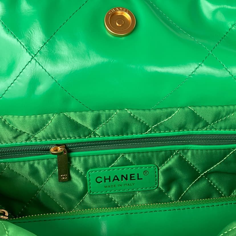 Chanel 22 Handbag Gold Hardware Shiny Green For Women, Women's Handbags, Shoulder Bags 16.5in/38cm AS3261