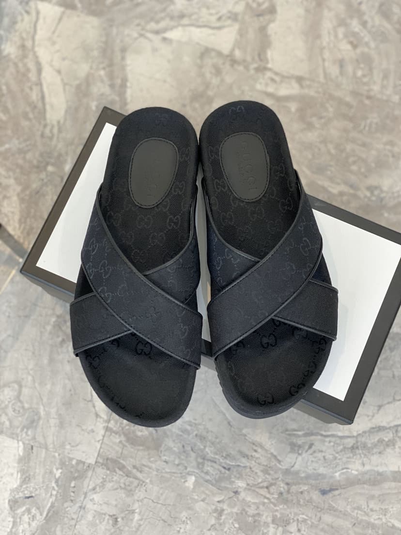 Gucci Men’s GG Crisscross Slide Sandals Black For Men 429362