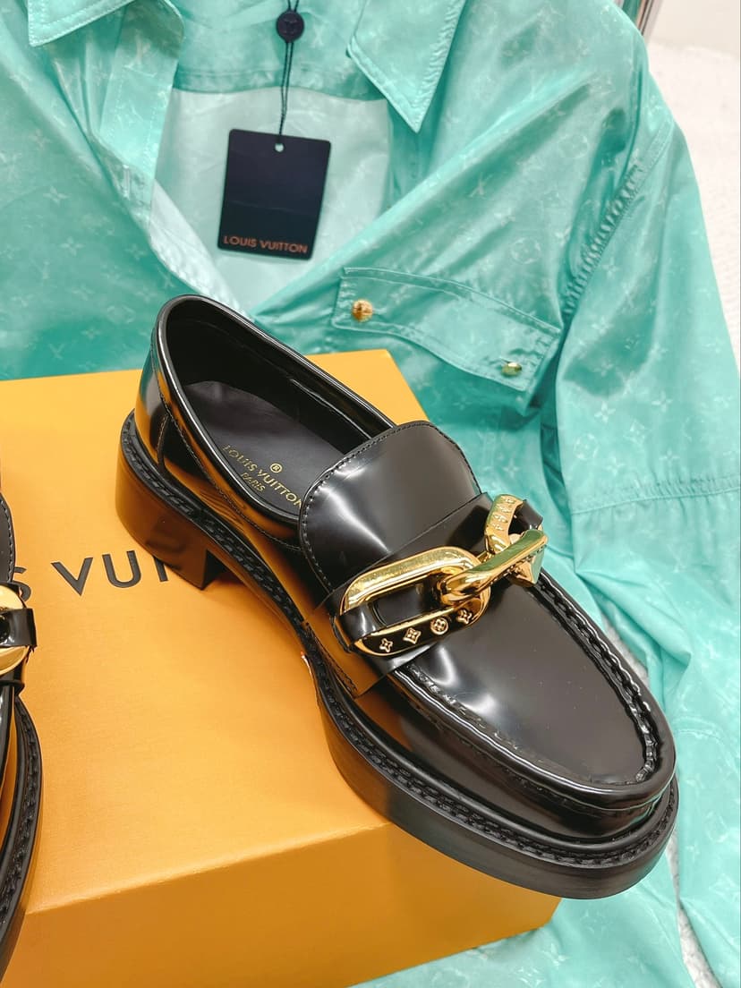 Louis Vuitton Women's Academy Loafer Black For Women LV