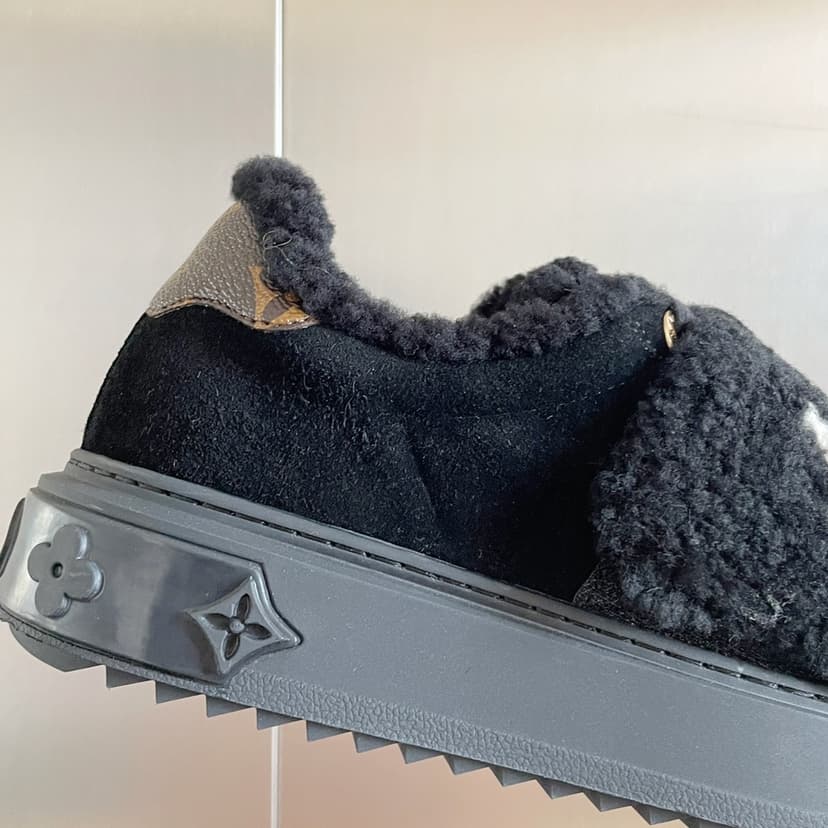 Louis Vuitton Women's Time Out Sneaker Black For Women LV 1AADTK