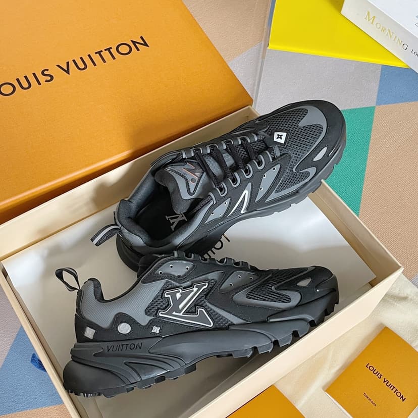 Louis Vuitton Men's LV Runner Tatic Sneaker Black For Men LV 1A9UNT