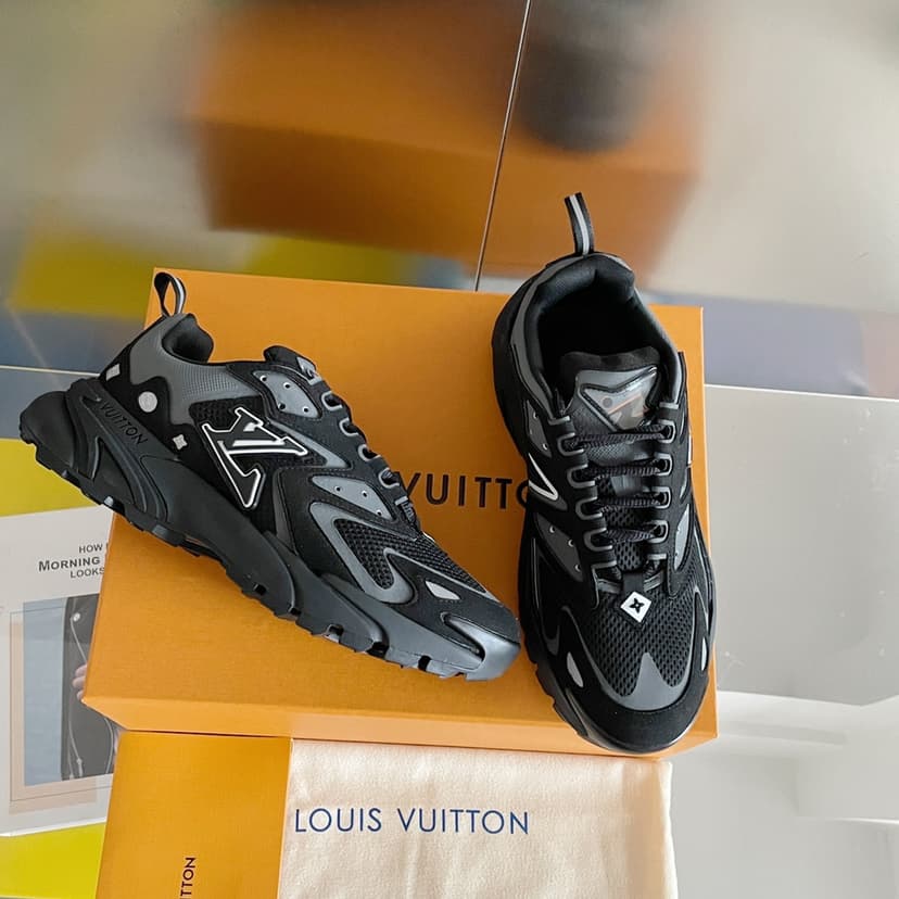 Louis Vuitton Men's LV Runner Tatic Sneaker Black For Men LV 1A9UNT