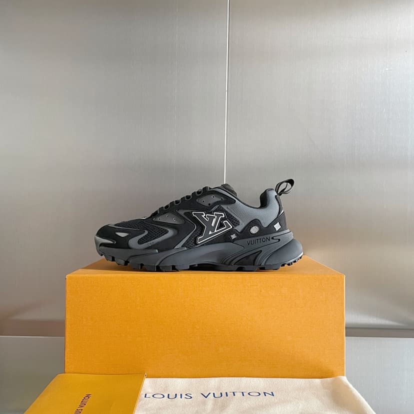 Louis Vuitton Men's LV Runner Tatic Sneaker Black For Men LV 1A9UNT