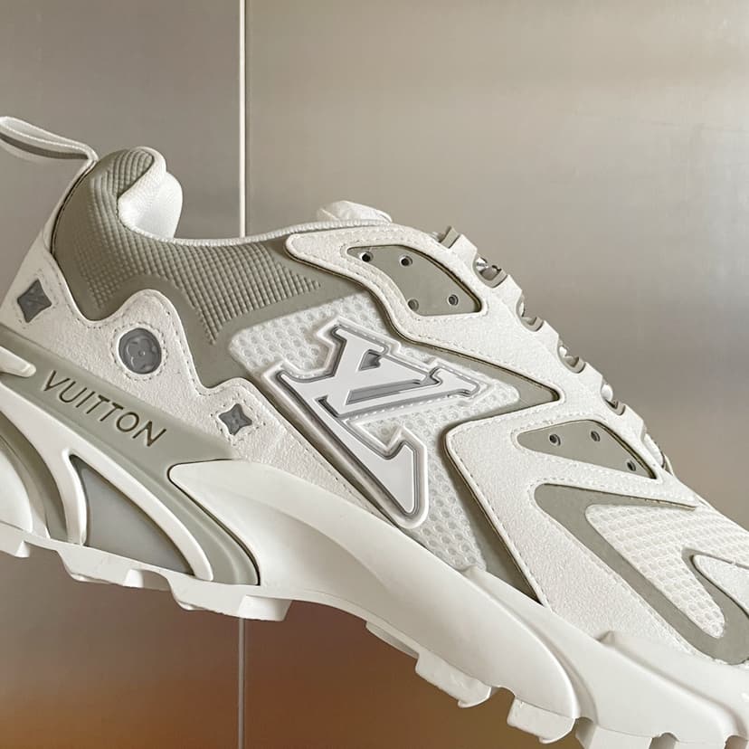 Louis Vuitton Men's LV Runner Tatic Sneaker White For Men LV 1A9TUZ