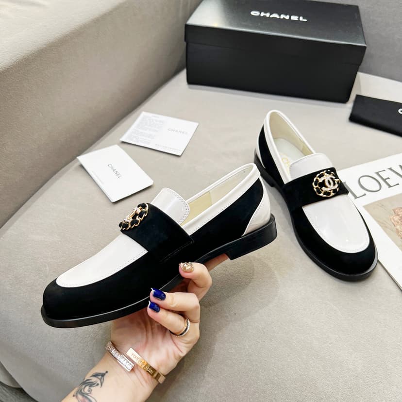 Chanel Women's Loafers White And Black For Women G39606 Y56272 K5106
