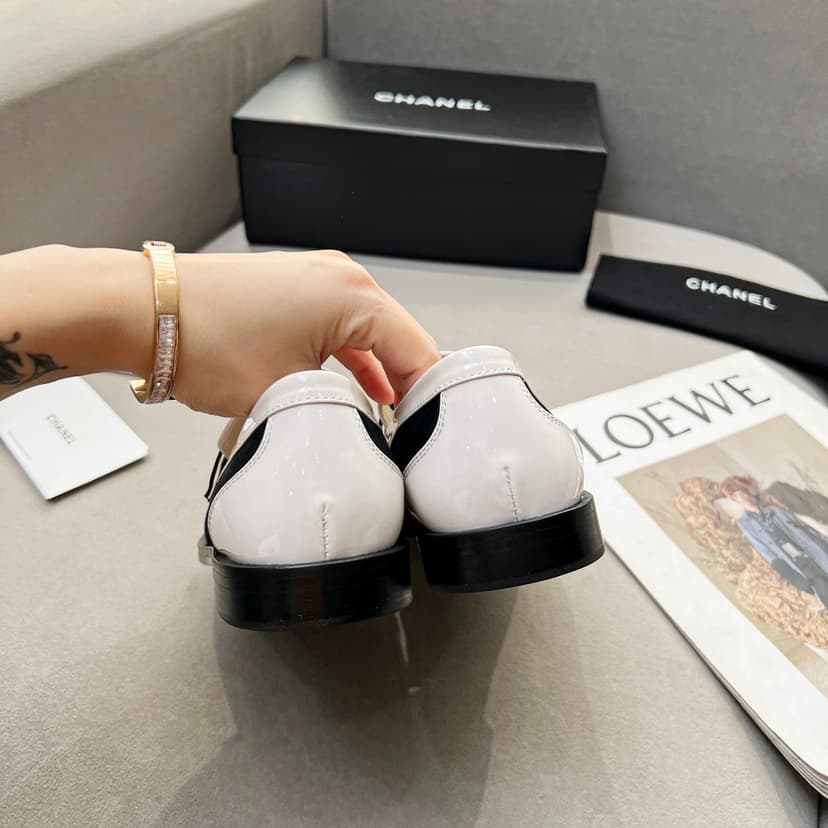 Chanel Women's Loafers White And Black For Women G39606 Y56272 K5106