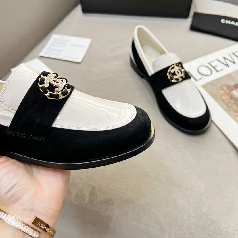 Chanel Women's Loafers White And Black For Women G39606 Y56272 K5106