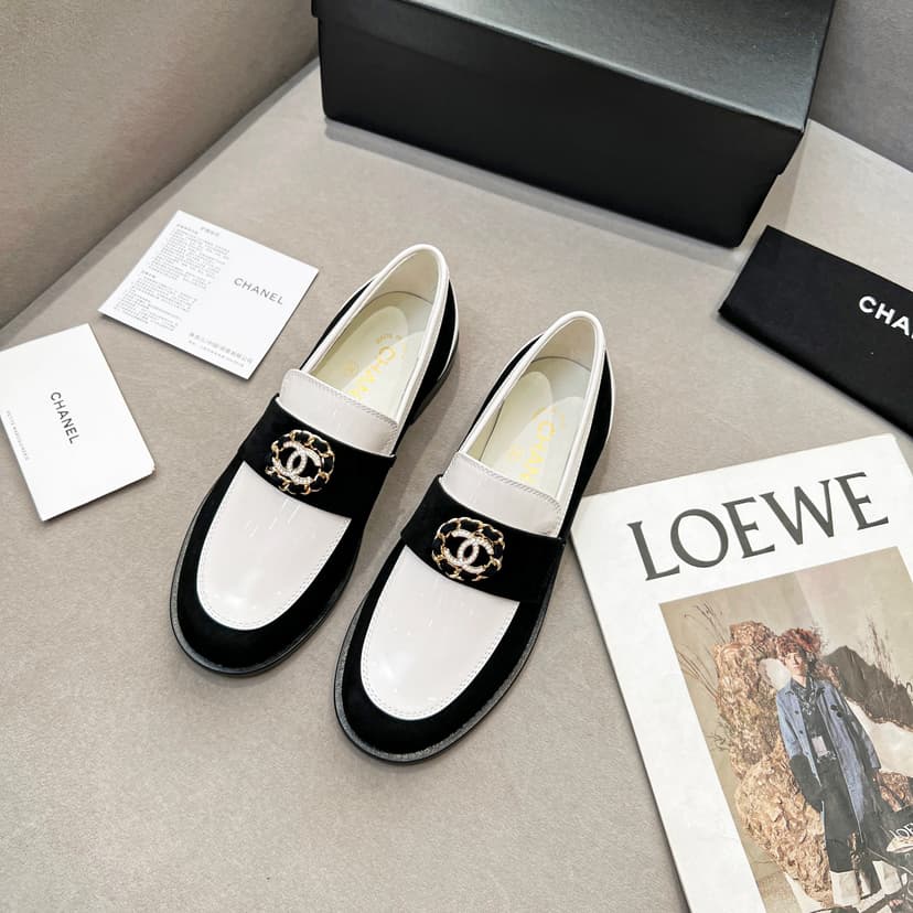 Chanel Women's Loafers White And Black For Women G39606 Y56272 K5106