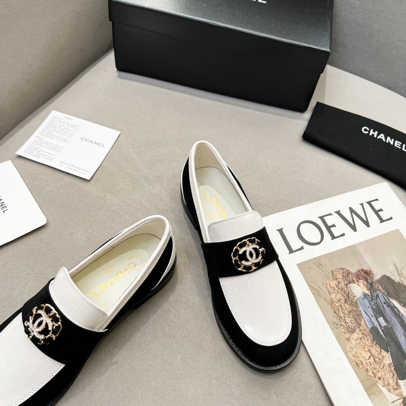 Chanel Women's Loafers White And Black For Women G39606 Y56272 K5106