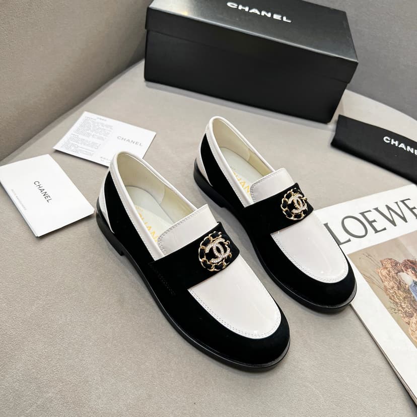 Chanel Women's Loafers White And Black For Women G39606 Y56272 K5106