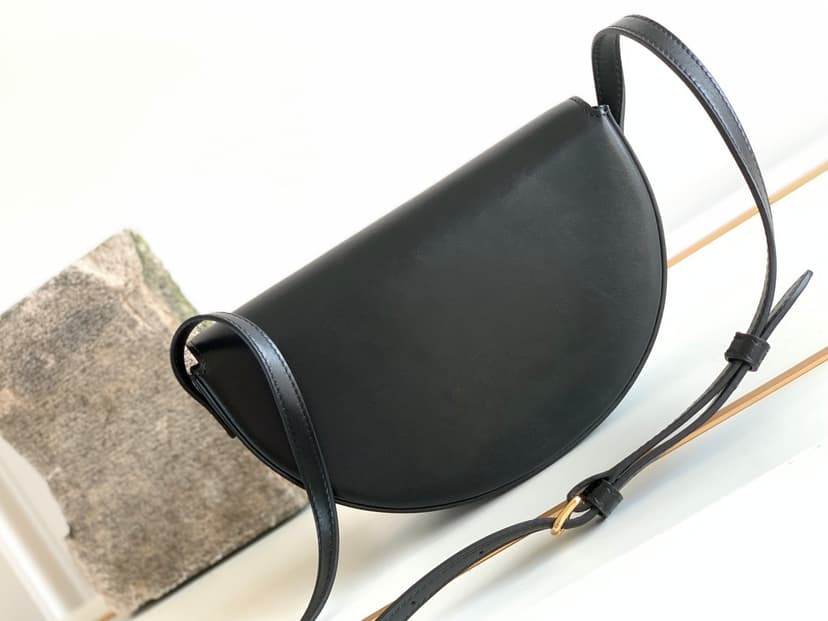 Celine Besace Cuir Triomphe Bag Black For Women 9in/23cm?