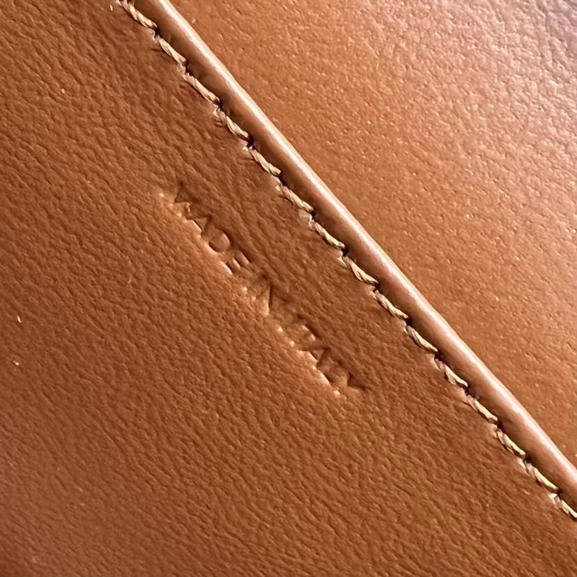 Celine Card Holder On Chain Triomphe Tan For Women 4in/11cm 10J743DPV.04LU