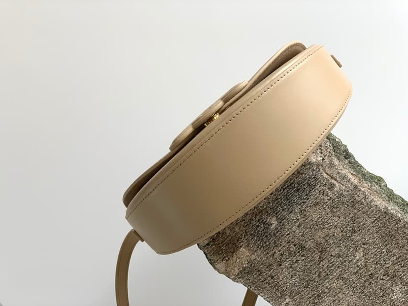 Celine Besace Cuir Triomphe Bag Nude For Women 9in/23cm 111233DU3.03ND