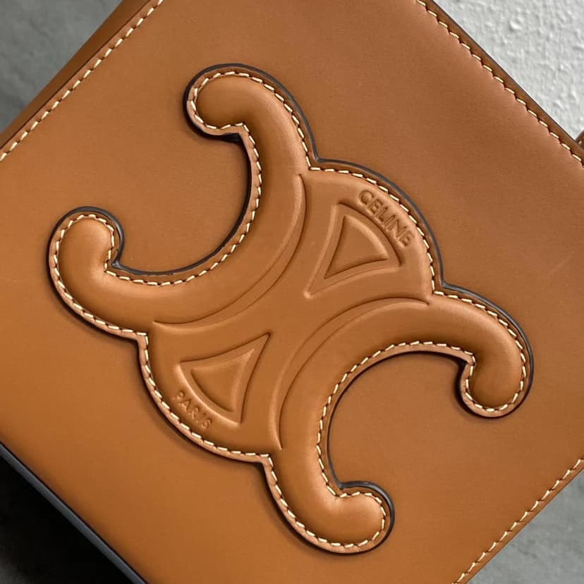 Celine Cube Bag Cuir Triomphe Square Tan For Women 6in/15cm?