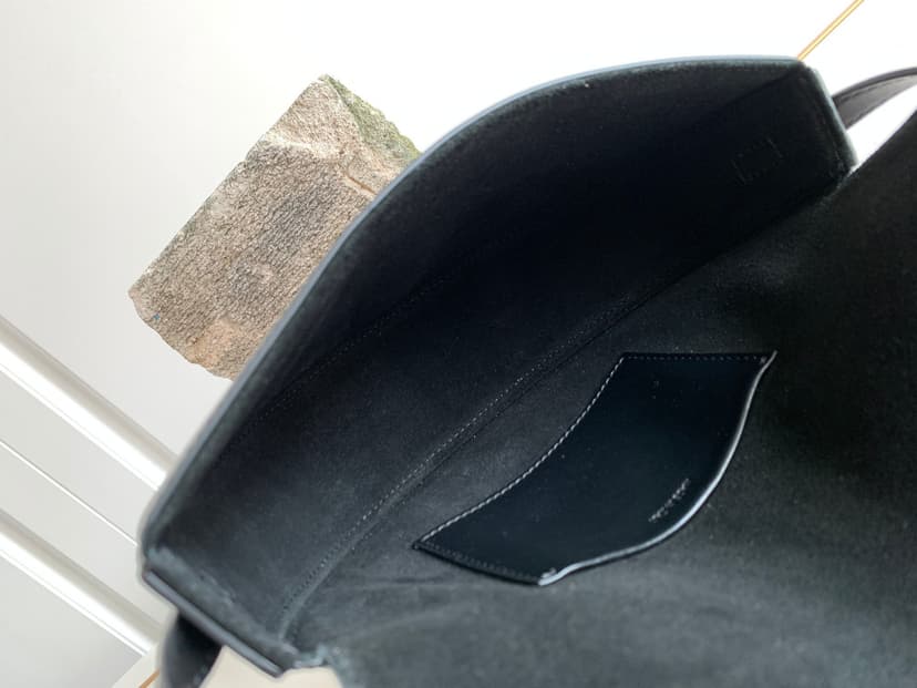 Celine Besace Cuir Triomphe Bag Black For Women 9in/23cm?