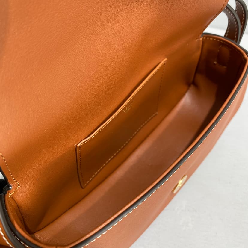 Celine Clutch On Strap Brown For Women 7in/18cm 10I593DQ1.04LU